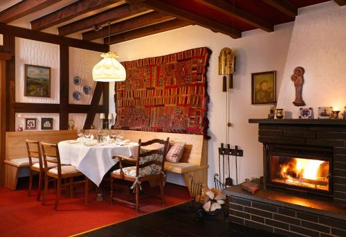 restavracija, Hotel Gasthof Zu den Linden in Kirchhundem