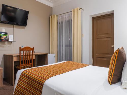 1 twin bed
