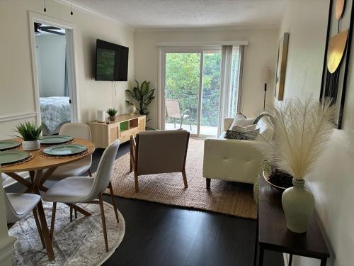 Peaceful, Furnished, Modern Haven 1 BR Retreat in Plymouth Colony