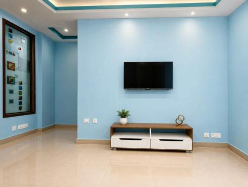 KB's Stay - The Orchid 3BHK Duplex - image 3