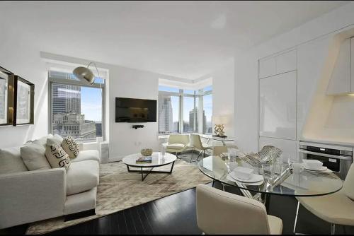 Luxury 2BR Financial District Suite with Views