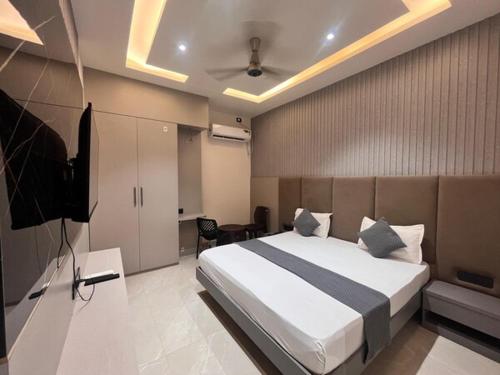 SS Hotel