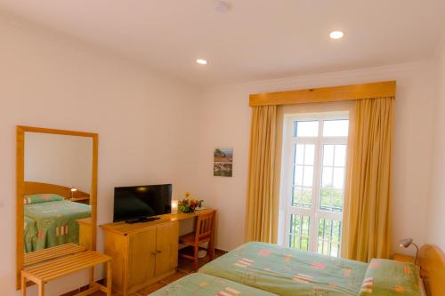 Quinta Alegre Ideally located in the prime touristic area of Estreito Da Calheta, Quinta Alegre promises a relaxing and wonderful visit. The property features a wide range of facilities to make your stay a pleasant