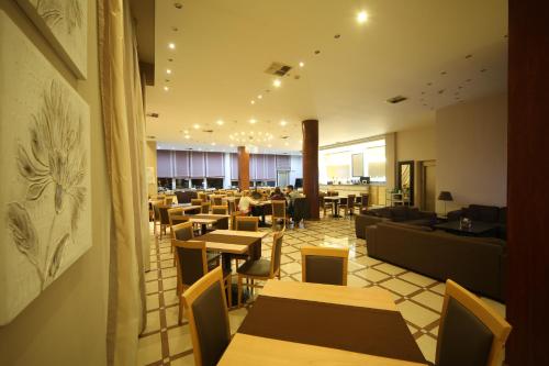 Athina Airport Hotel - image 8