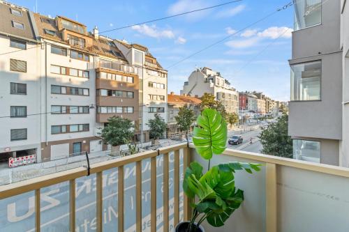 1-BR with Outdoor Space - Onsite Parking for 19,90 per Day
