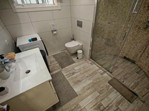 Ocean View Apartment-Pool-FamilyHoliday
