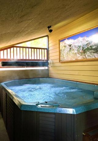 Hot tub, Breck Inn in Baldy Mountain