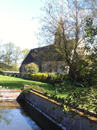 المرافق, Hotel Les Aubepines in Illiers-Combray