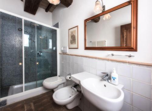 Badkamer, Agriturismo La Collina Dei Lecci in San Donato