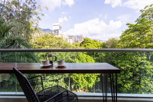 Prime Location with Park Views AC in El Poblado - image 5