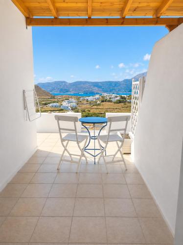 Georgia Rooms Milos 3