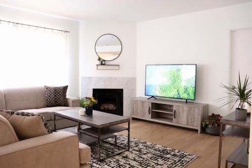 WEHO Place By Sunset Plaza Apartment