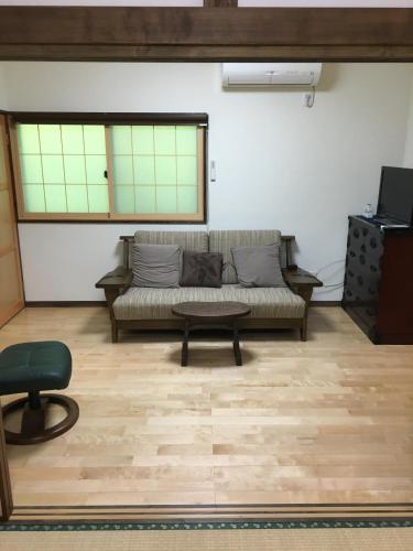 Deluxe Family Room with Shared Bathroom