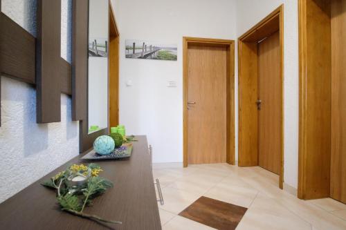 Apartments Lovori-Lorbe