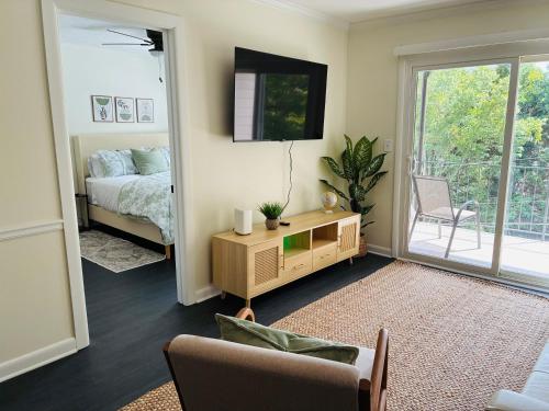Facilities, Peaceful, Furnished, Modern Haven 1 BR Retreat in Plymouth Colony