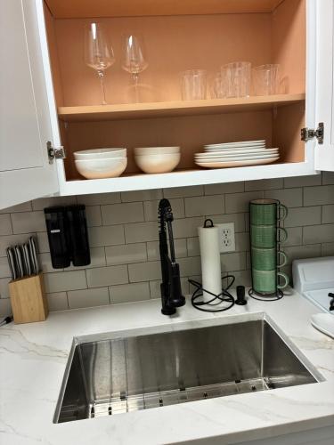 Kitchen, Peaceful, Furnished, Modern Haven 1 BR Retreat in Plymouth Colony