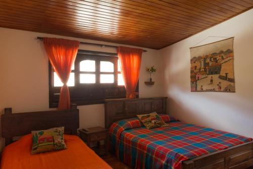 1 double bed, 1 twin bed