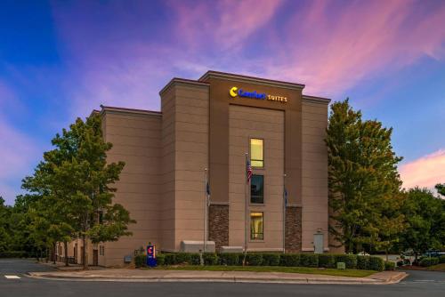 Comfort Suites Huntersville near Lake Norman