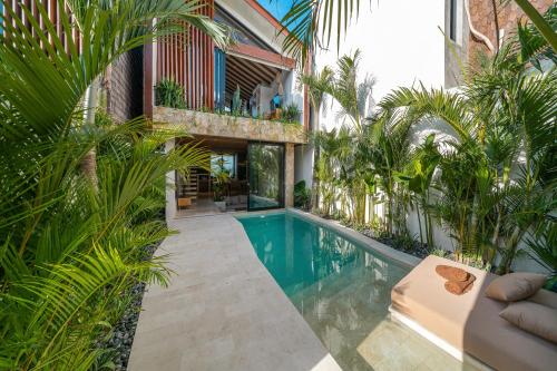 Villa Mūna-Tropical 1BR villa near Bingin Beaches! - image 3