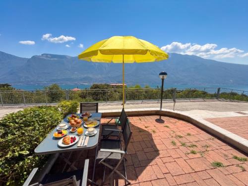 La Quiete 23 Lake view apartment by Gardadomusmea