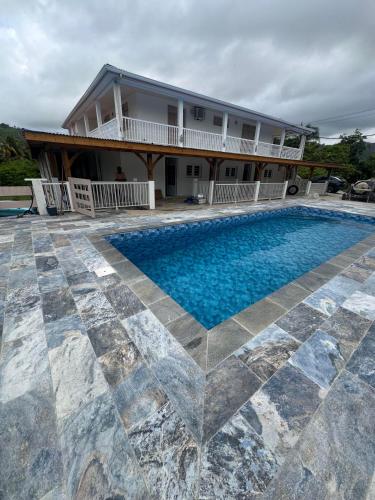 Hotelli välisilme, BRISE DES ALIZES, anse charpentier Le Marigot Martinique in Le Marigot