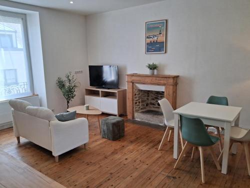 Charming 2-bedroom apartment, heart of Concarneau