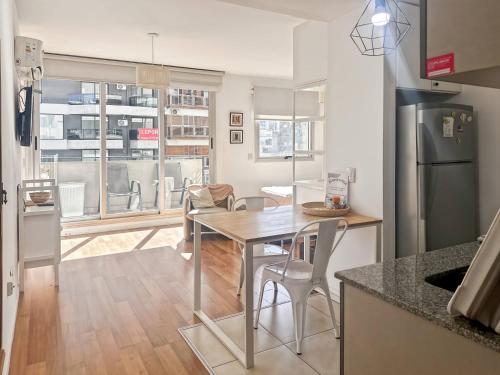Charming Central Buenos Aires Apartment with City Views - image 2