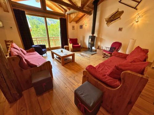 Chalet Chardons - Chalet Authentique pour 8 personnes proche des 3 Vallées MAE-3704