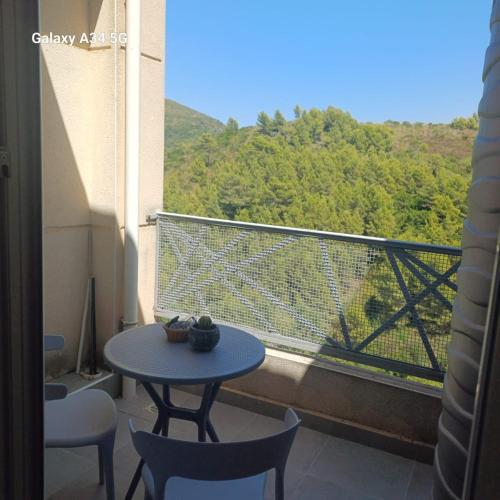 T2 spacieux avec vue mer et montagne 7 personnes residence securisee in Bejaia