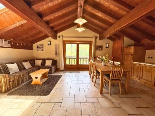 Résidence La Grange - Chalet authentique rénové à St Martin de Belleville pour 4 pax MAE-4244