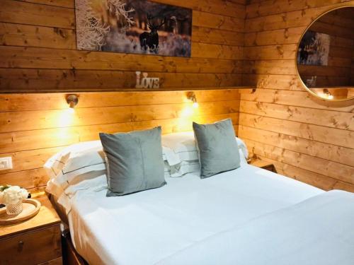 2 bedrooms, 4 beds