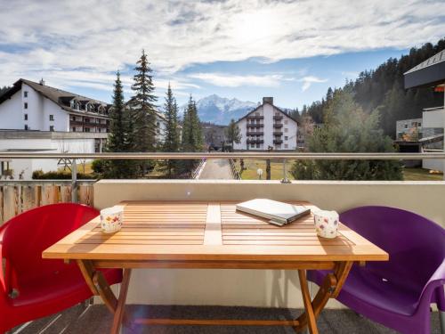 Apartment Val Signina 5-2 by Interhome