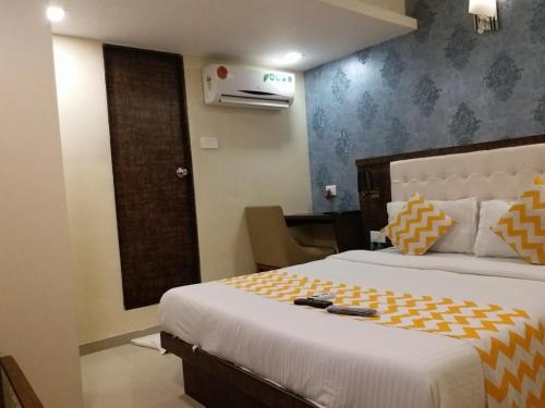 Hotel Western Court in Boisar