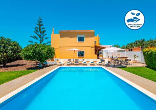 Villa Zanzibar - Refúgio com piscina aquecível e BBQ gîte à louer Patã de Cima