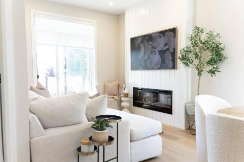 Executive Luxe Condo - Corporate Stay