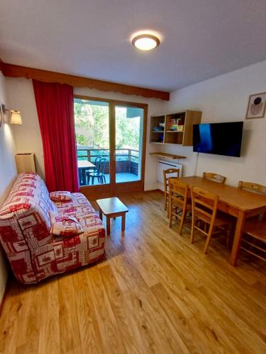 Puy Saint Vincent Le Hameau des Écrins agréable appartement 30m2, de 4 à 6 couchages - Location saisonnière - Puy-Saint-Vincent