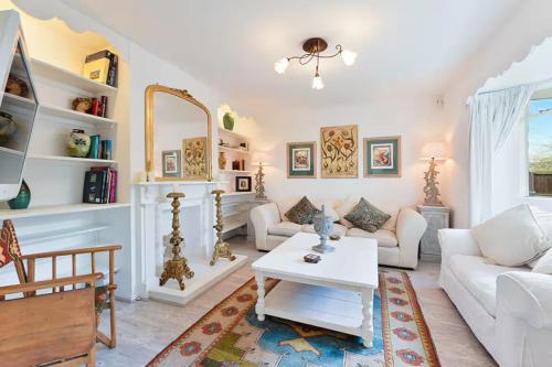 Designer Cottage with Parking - Esher Surrey - Pass the Keys gîte à louer Esher