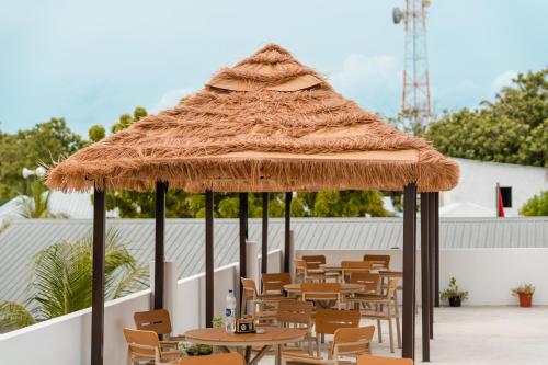 Étterem, Feeali Buddies Inn in Faafu-korallzátony