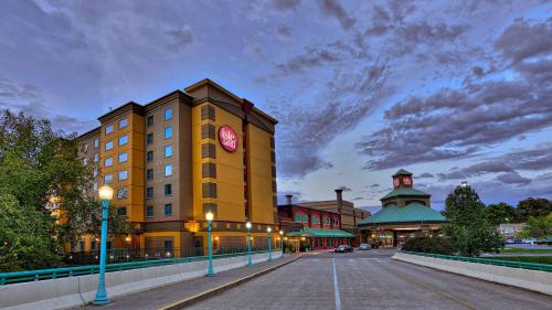 Isle of Capri Casino Hotel Boonville & Casino - A Caesars Rewards Destination in Boonville (MO)