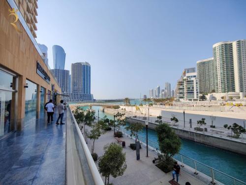 주변 환경, Luxury 1BR Escape - Al Reem Mangrove Views in 알림 아일랜드