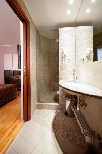 Hotel Terminal - image 11