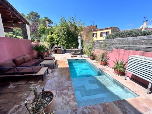 Begur Village Center Pool plus Parking plus 6 pax