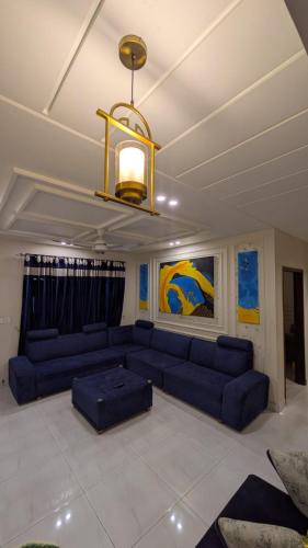 The crown residence luxury 2br apartment famillies - image 4
