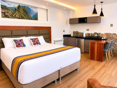 San Blas Boutique Studio Workspace & Inca Heart