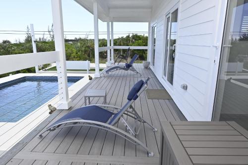 Sapphire Cottage - Brand New Beach Villa with Pool home in North Palmetto Point