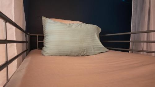 Dortoir pour homme repos entre 20h et 10h - Juste pour dormir in Bobigny