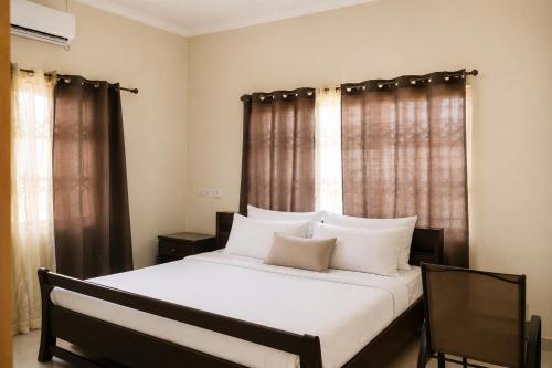 客室内ベッド, Private Modern 2BR Ensuite Near Kumasi in エジス