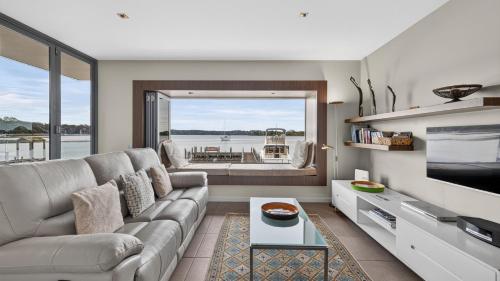 A Window on the Bay - Scenic Metung Retreat