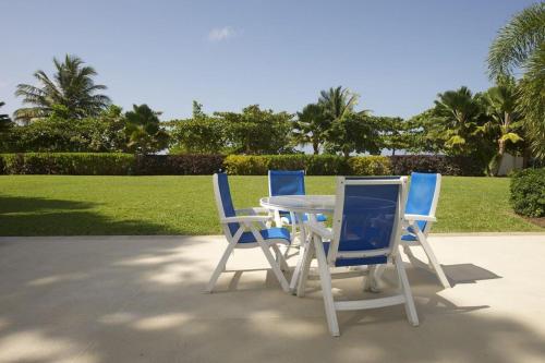 Instalaciones, Modern Beachfront Luxury with Pool - Palm Beach 110 in St Matthias