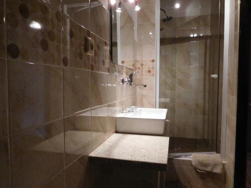 Hotel v Nebi